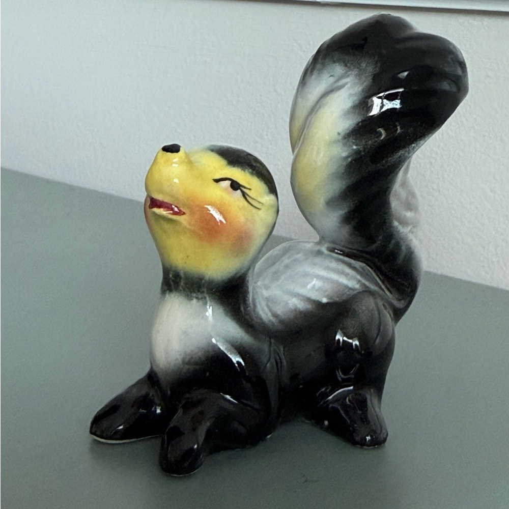 Vintage yellow-faced skunk
